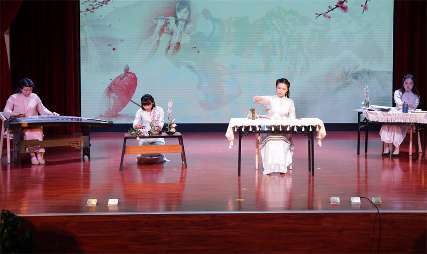 乐动线上平台,乐动（中国）2019年度工作动员大会---传统文化展示《茶花墨韵》
