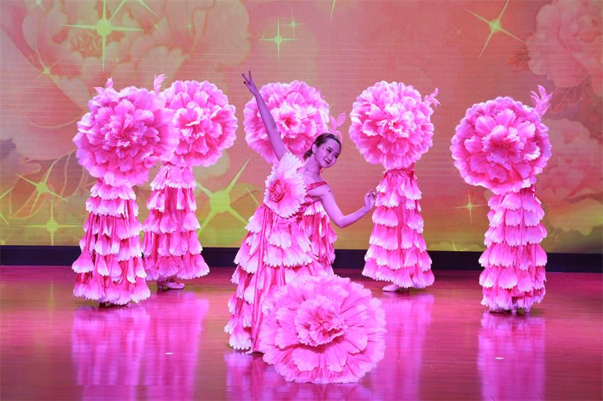 乐动线上平台,乐动（中国）2019年度工作动员大会---舞蹈《花开树恩》